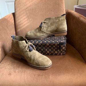 Hush Puppies in Olive Suede